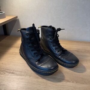 Dr. Martens Women’s Layton Boots (Size: 7)